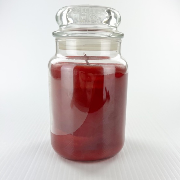 Yankee Candle Red Apple Wreath 22 Oz Large Jar Container Candle - Picture 2 of 5